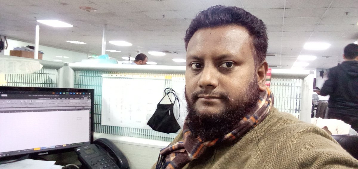 Md_Solaiman_H's tweet photo. Busy at office https://t.co/xUE0RJn26q
