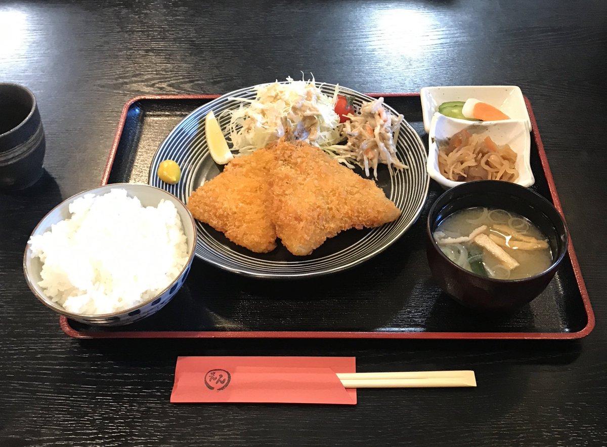 TomoQ8500's tweet photo. 公道2年ぶりのおバイクは、フォロワーさんのお店へランチに。海鮮屋さんのアジフライに大満足♪
#海鮮道楽えん https://t.co/5WejaVCiAK