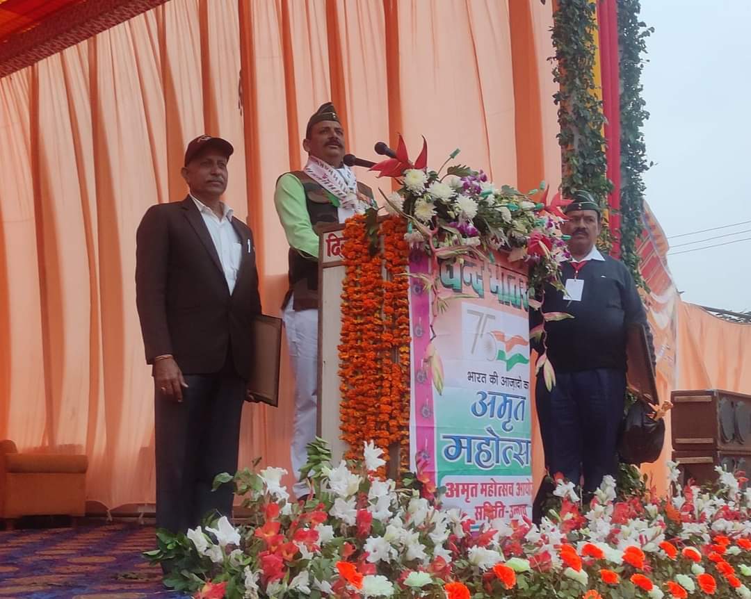 SanjaySChauhan4's tweet photo. पाकिस्तान पर भारत की ऐतिहासिक जीत पर बलिदानो को नमन के साथ 50वी आजादी के अमृत महोत्सव रामलीला ग्राउंड उन्नाव मे हिंदू सम्राट पुष्पेंद्र कुलश्रेष्ठ जी के ओजस्वी भाषण के साथ कार्यक्रम मे उपस्थित रहा
@rajnathsingh @myogioffice @swatantrabjp @sunilbansalbjp @brajeshpathakup @KSBSectt https://t.co/bwypgSudM0