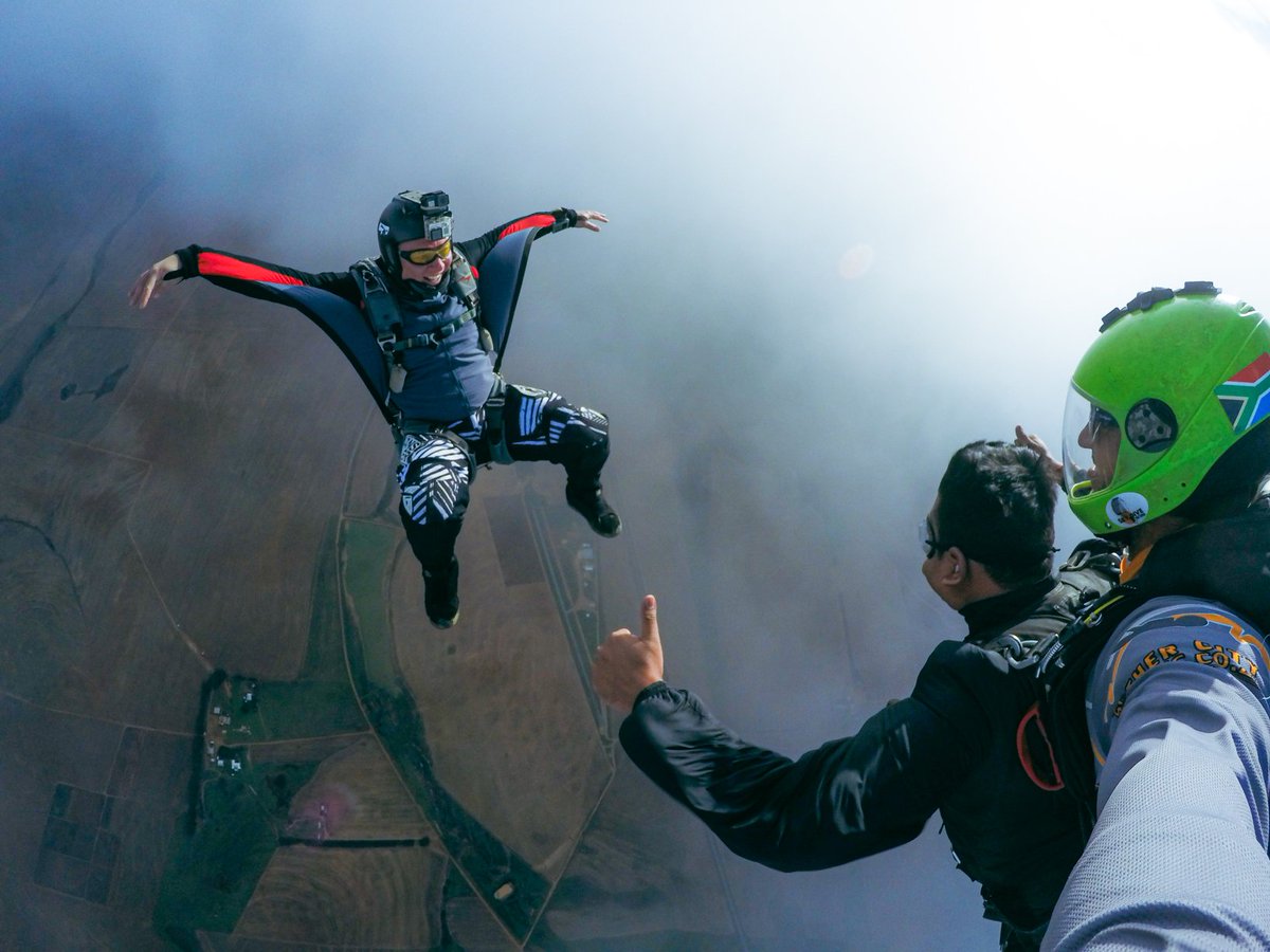 NGTIndia's tweet photo. @Sandeepmistry1 found himself 16,000 feet in the air in Capetown, gearing for the adventure of his lifetime. Our inaugural #DailyShot for our latest theme frames him with his skydiving team in action.
Share your entries for #AddictedToAdventure on contest@natgeotraveller.in https://t.co/V48anmN4dw