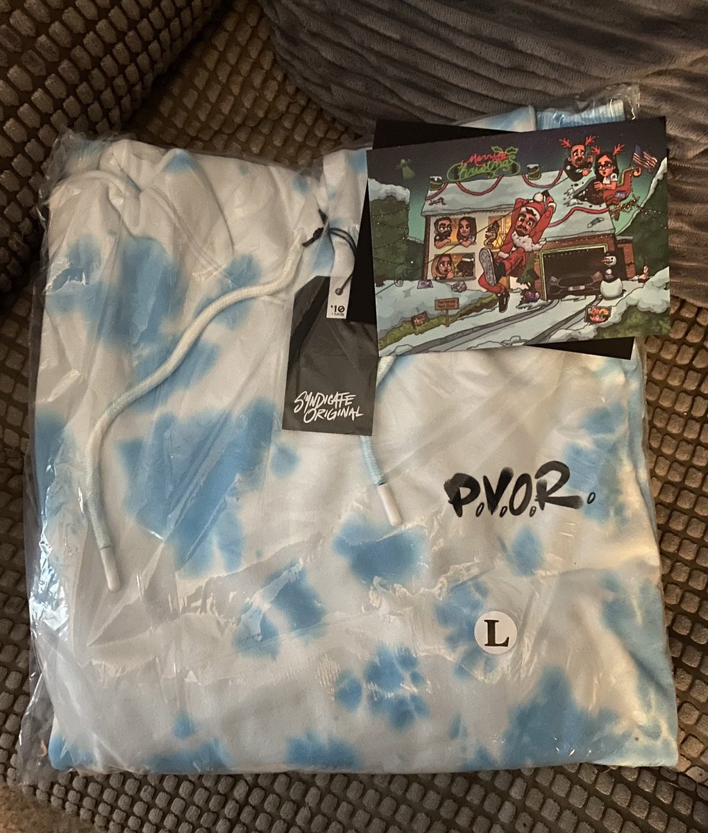 IRONMAAM28's tweet photo. @SyndicateOG @Syndicate #pvor finally got my new hoodie great new item to add to the collection. https://t.co/xfDsOqTWuY