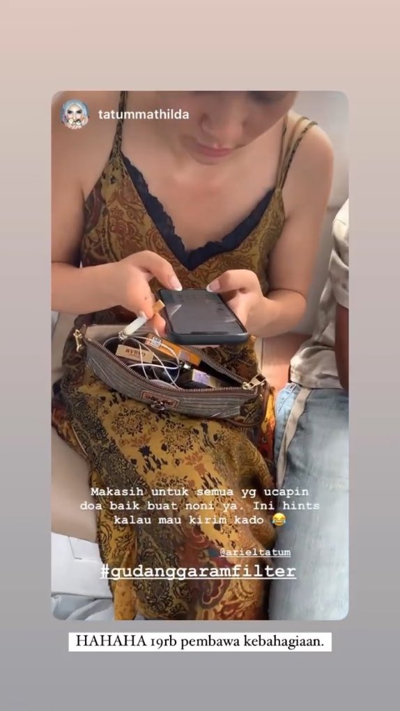 Jangan sosoan merokok country aapa lah vape lah, mba Ariel Tatum Noah aja rokonya Surya Gudang Garam