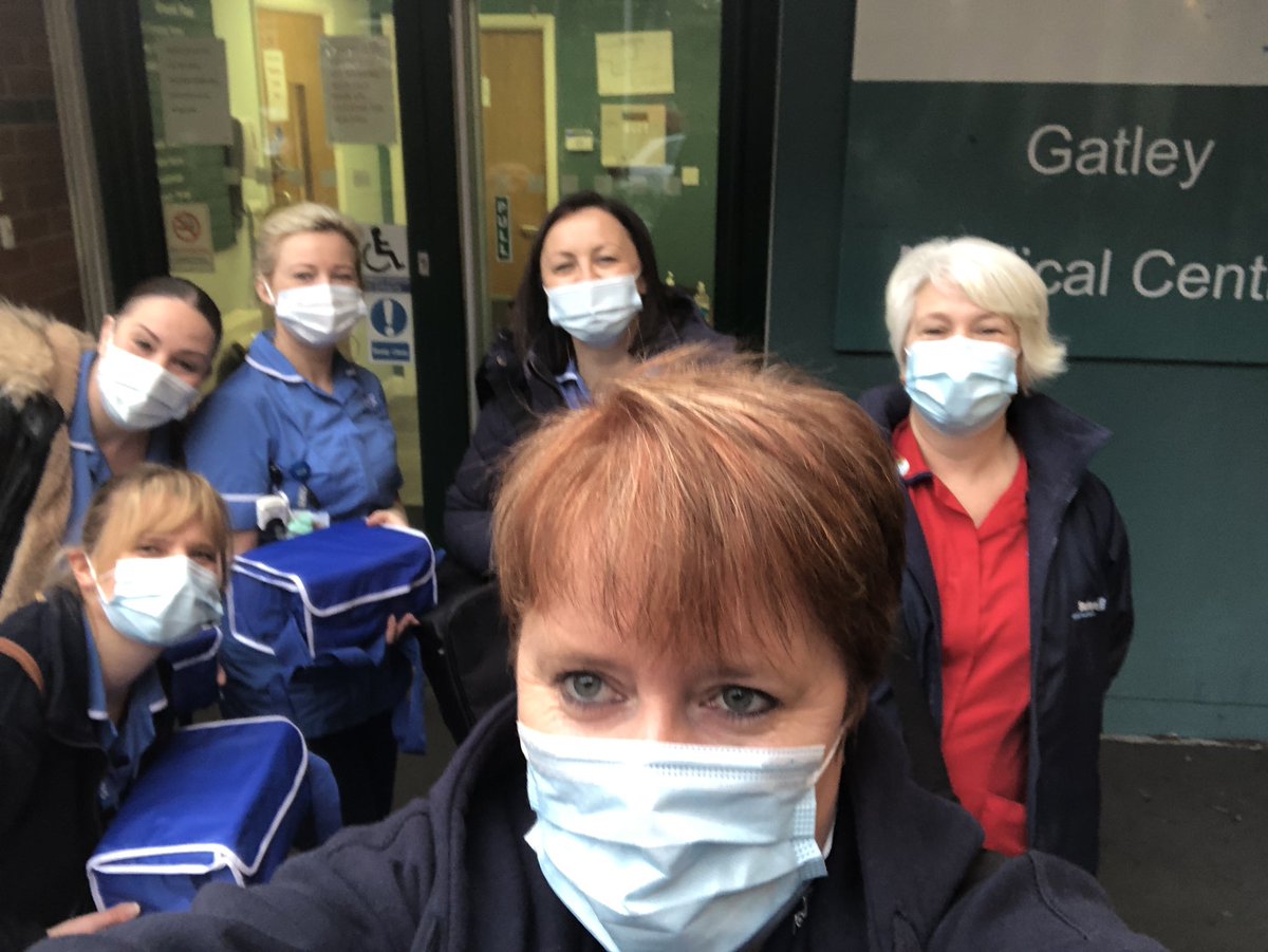 School nursing and immunisation team helping out with covid boosters for the housebound in Stockport <a href="/NHSStockportCCG/">NHS Stockport CCG</a> <a href="/StockportNHS/">Stockport NHS FT</a> <a href="/maurapps/">Maura Appleby</a>