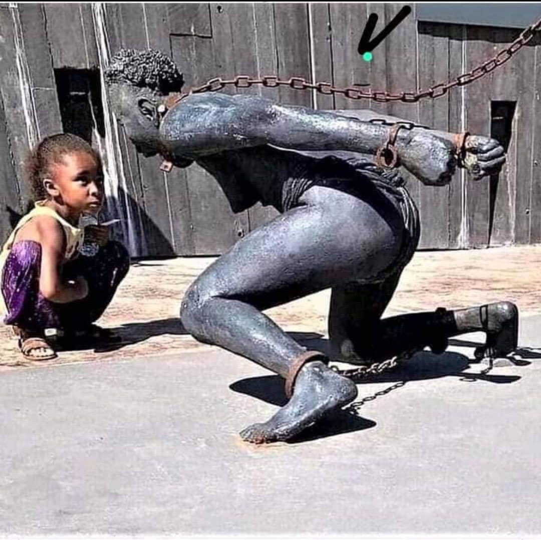 je_mcy's tweet photo. DITES LA VÉRITÉ À VOS ENFANTS !

Dites-leur la vérité! Que le père noël n'existe pas! Que satan n'est pas noir! Dites-leur que chaque race a ses ancêtres et aussi son égrégore (sphère spirituelle)! Dites-leur que nos rites ne sont pas tous de la sorcellerie!
#BlackLivesMatter https://t.co/IIMGTF6ZH2