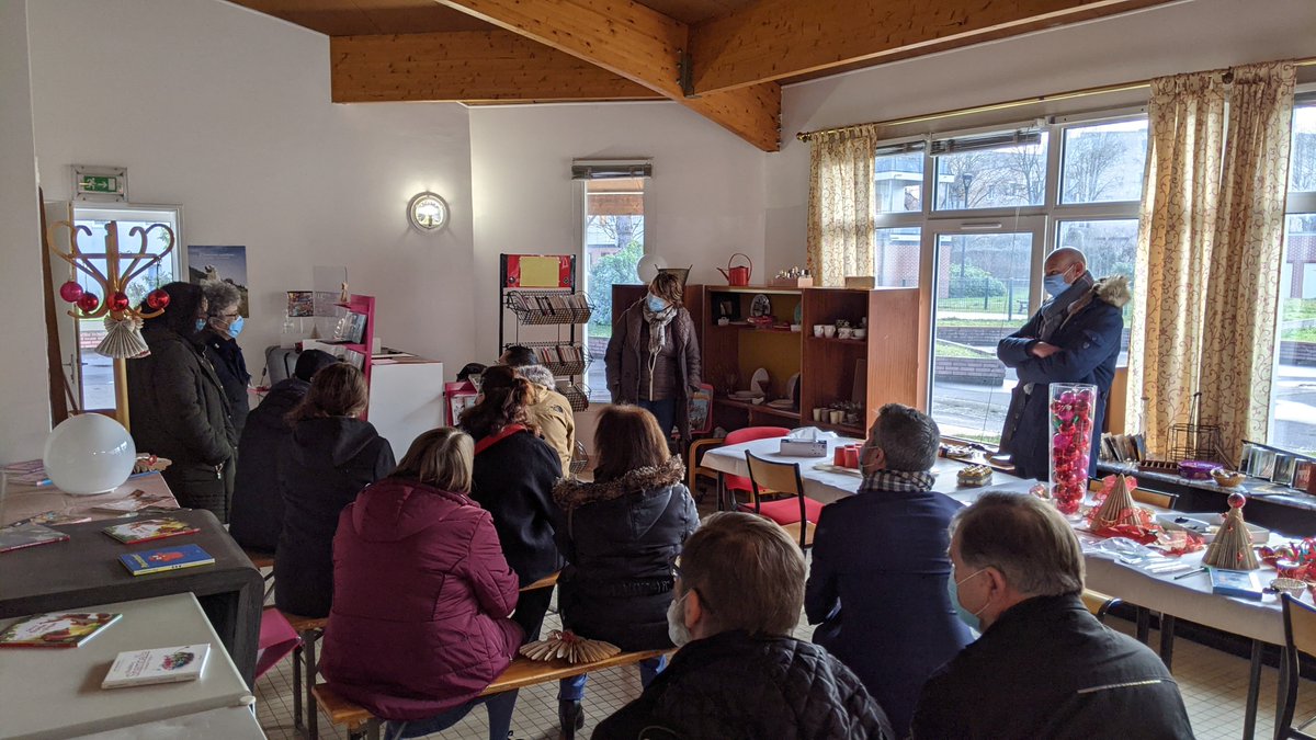 Inauguration du tiers lieu "Le Kiosque solidaire" à Buc, bravo aux équipes de <a href="/SEQENSofficiel/">Seqens</a> et à Mariya Zahri pour ce beau projet qui permettra de développer des actions autour de la consommation circulaire <a href="/ApesDsu/">L'apes</a>