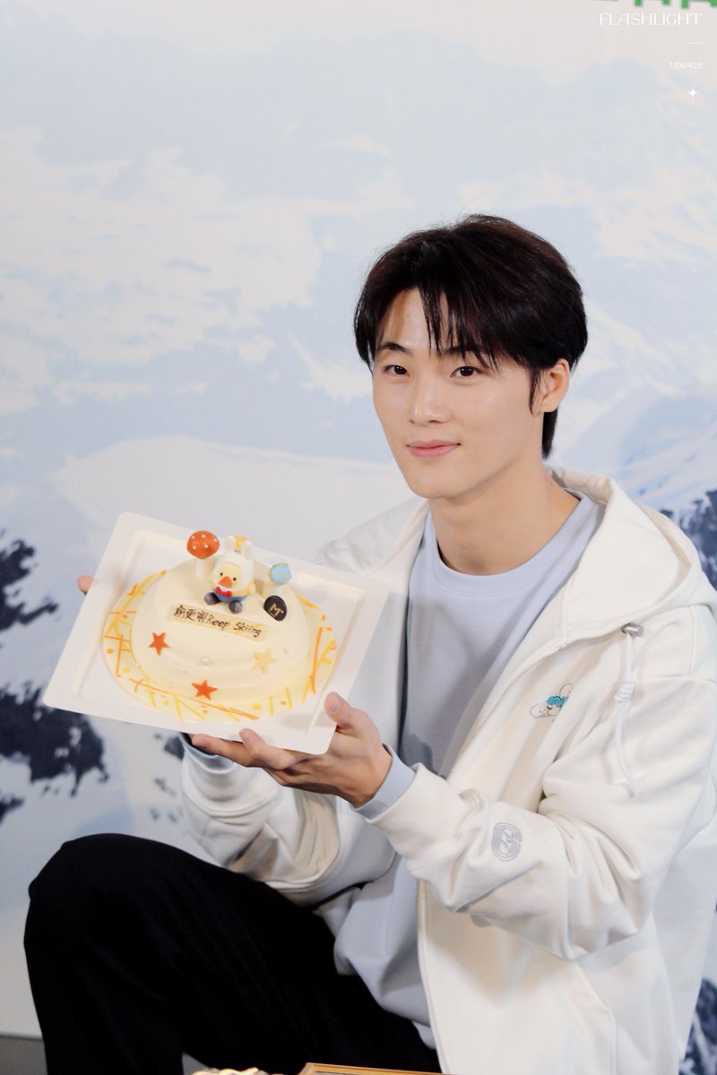 _Flashlight___'s tweet image. #YuGengyin #俞更寅 

2021/12/20

HD 4P
 
@yugengyin_0428