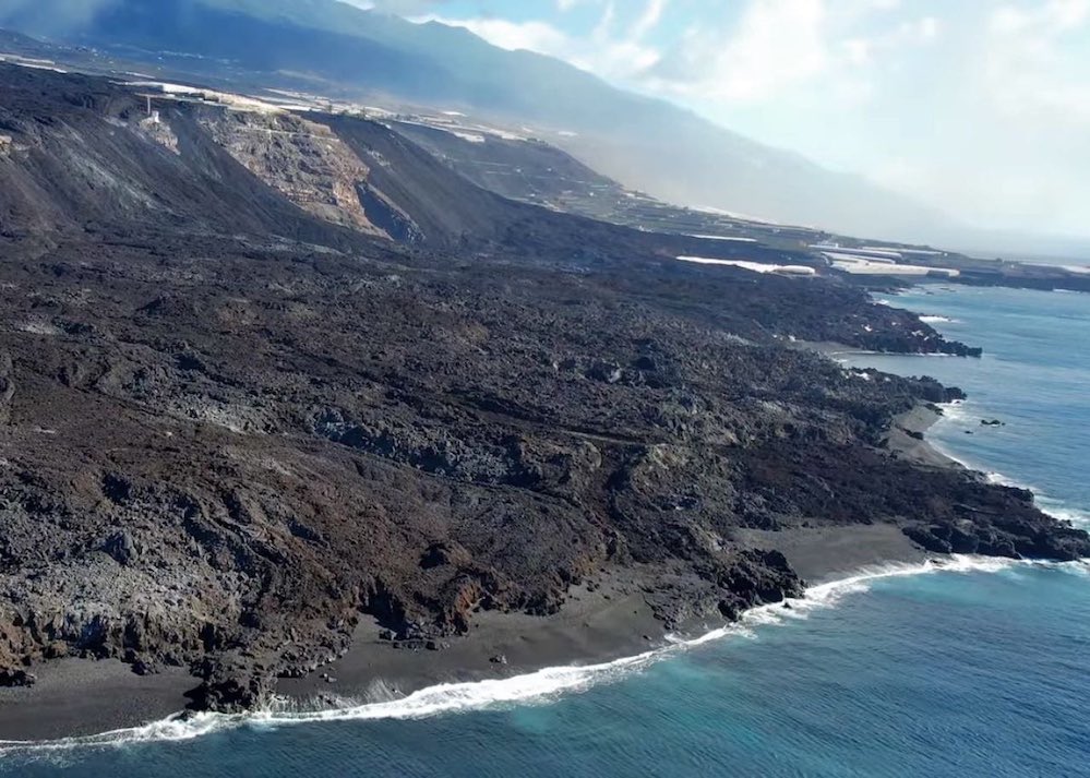 ElTimeLaPalma's tweet photo. El delta lávico se llena de playas y calas 
#volcanlapalma #erupcionlapalma #postvolcan #deltalapalma #deltalavico #playas

https://t.co/F7V9U3JMmr https://t.co/1VGcv0qd0X