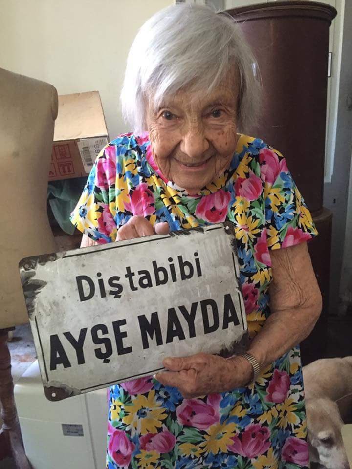 TurkcuPaylasim's tweet photo. İlk Türk kadın Ortodontist Ayşe Mayda, hayatını kaybetti.

Aziz ruhu şad olsun... https://t.co/NAIRciCdyf