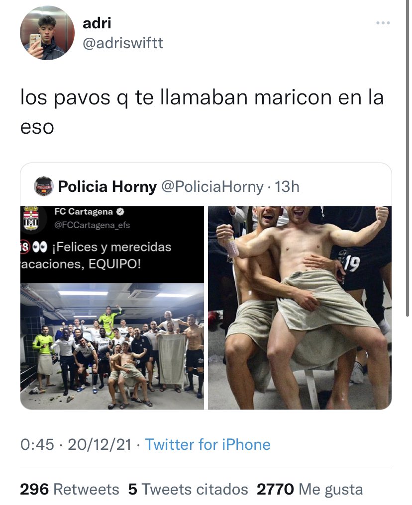 Belensays_'s tweet photo. Acordándome de mi profe de Antropología del género y de cómo nos explicó que en el fútbol se suspenden las reglas de la masculinidad, porque los futbolistas son tan hombres que pueden hacer estas cosas sin que peligre su masculinidad. https://t.co/14T4UnX3Ex