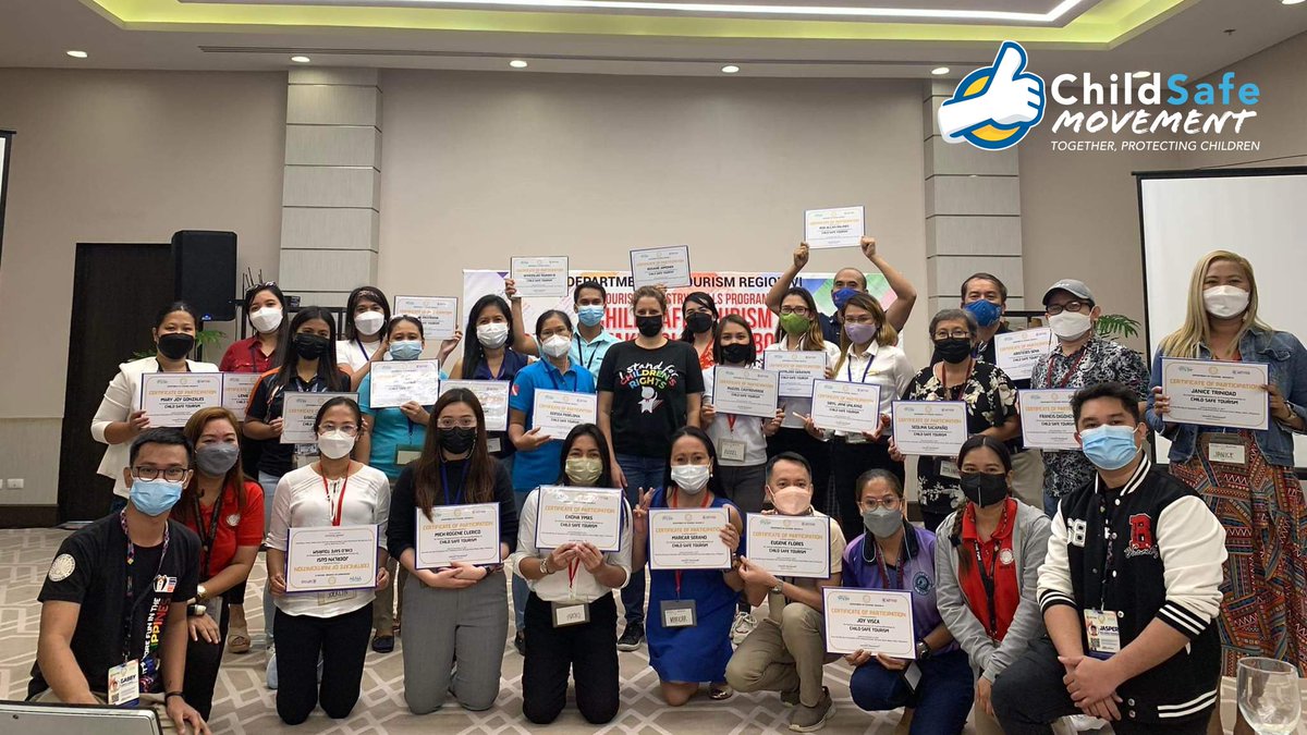 Our partners <a href="/bahaytuluyanph/">Bahay Tuluyan</a> in action in Boracay in the #Philippines last week, training 30 tourism industry professionals in #ChildSafe approaches in anticipation of tourism reopening! 600 copies of the '7 Tips for Travelers' were also given to participants #childprotection