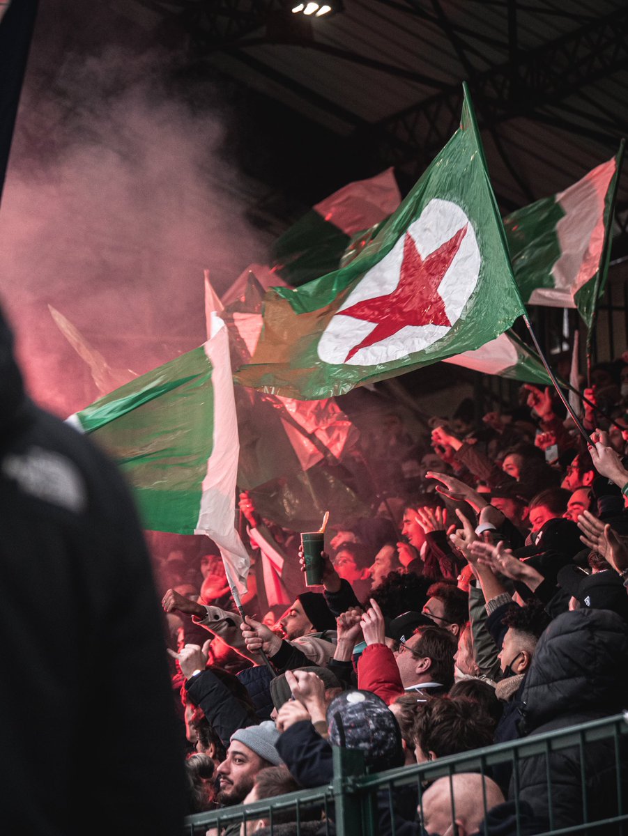 ThomasJobard's tweet photo. Red Star - Monaco. Mon dernier match de l'année 2021. Et quel match ! En espérant voir encore plus grand en photographie en 2022. 🙏

#REDASM https://t.co/MrE0kOo6Wn