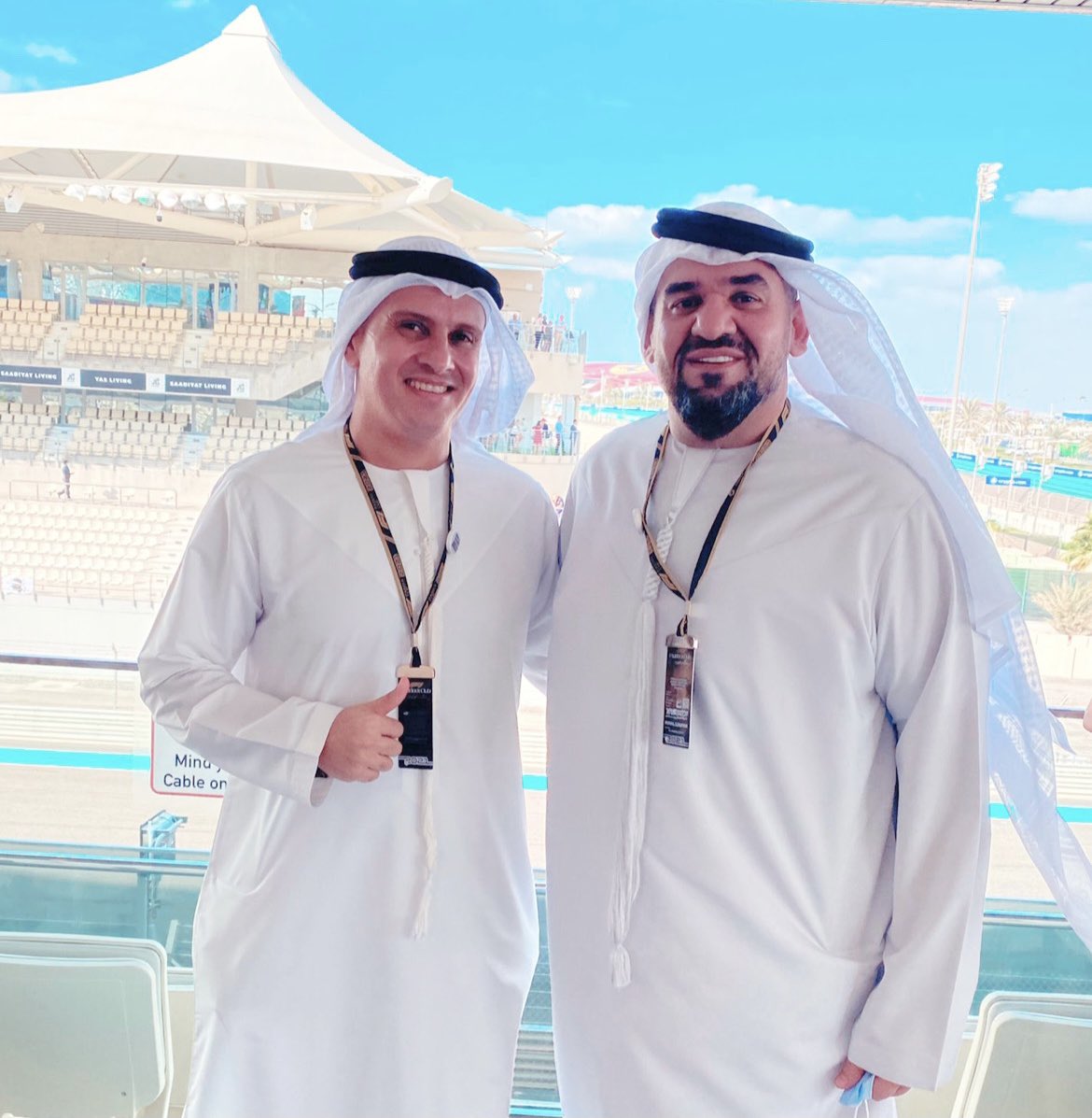 Atatreh's tweet image. #أبوظبي الحبيبة تجمعنا دائماً بالنجوم والأحبة والأصدقاء،
سعدت بلقائي مع الفنان حسين الجسمي، فنان العرب بطيبته، وأخلاقه، وتواضعه، وصوته العذب الذي لامس قلوب كل العالم العربي
@7sainaljassmi
#F12021