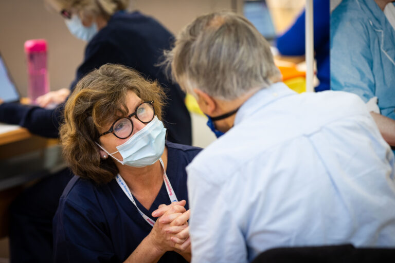 NHSKentMedway's tweet photo. Kent and Medway vaccine teams delivered their biggest ever day on Saturday 18 Dec; giving 33,000 Covid-19 vaccinations. Read more about our increased capacity and progress getting people boosted. https://t.co/wpNtB57tmH https://t.co/0ZPRT9TpJD