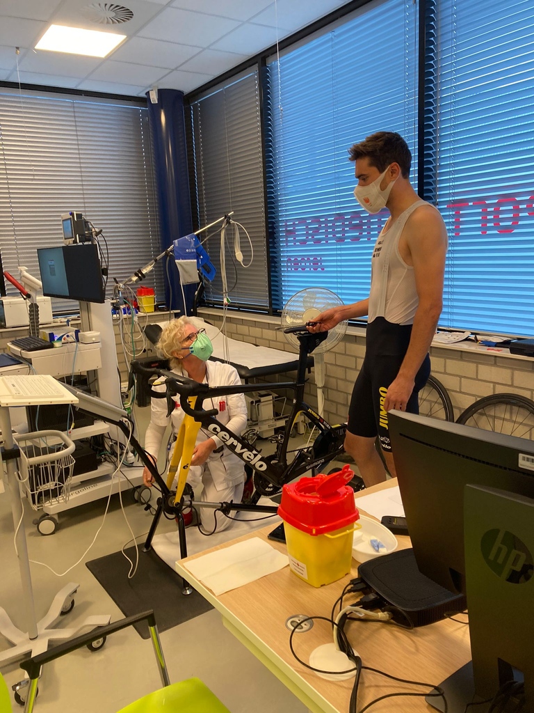 Tom Dumoulin en Marianne Vos zaten bij ons op de fiets voor een inspanningstest.
 
Deze testen zijn het startschot van onze tienjarige samenwerking met Team Jumbo Visma.

Samen werken we aan de beste prestaties.

#TomDumoulin #mariannevos #teamJumboVisma #jeroenboschziekenhuis