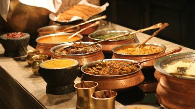 LOKALFEEDS's tweet photo. ㅤ
“Untuk teman-teman yang ingin menyantap makan malam, kami sudah sediakan di sebelah kanan gedung ya. Kalian bisa menikmati seluruh sajian dengan gratis tanpa dipungut biaya.”
ㅤ https://t.co/BDOvXH7iI9