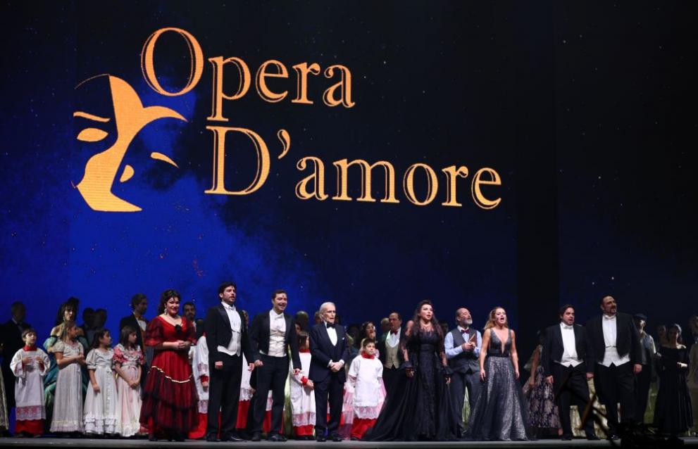 JCarrerasTenor's tweet image. Hristo Stoichkov applauded José Carreras at the world premiere of &quot;Opera D&apos;amore&quot; in Sofia last night: dariknews.bg/novini/liubopi…
The tenor was special guest of the show and was joined by international and Bulgarian opera singers and the orchestra and choir of the @OperaSofia.