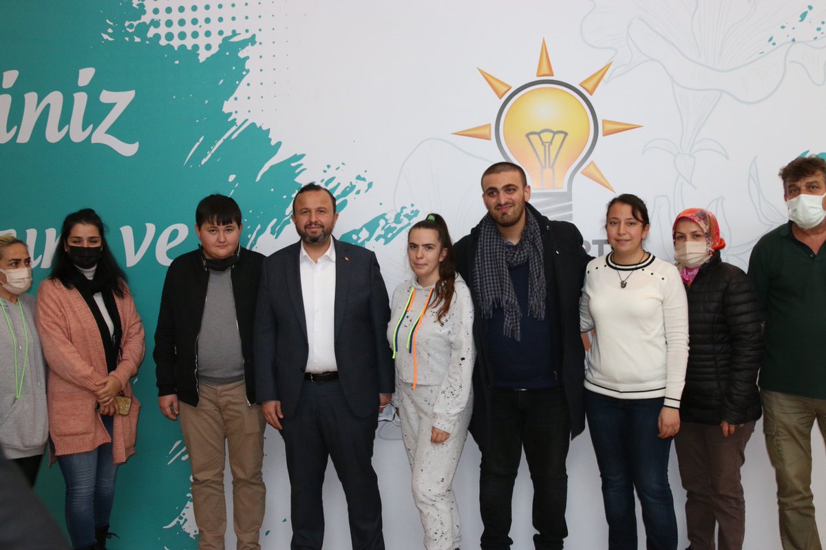 “Yerli Malı Haftası” sebebiyle Kadın Kollarımız tarafından düzenlenen kermese katıldık. Hayırlı, bol kazançlar diledik.