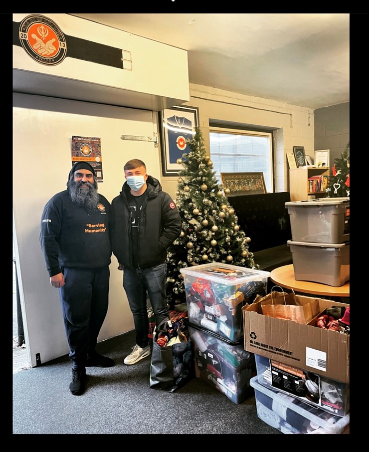 AzetsUK's tweet photo. Azets Central Region has come together to start our #Volunteering program, sharing the kindness for those less fortunate. Offices have donated winter care packages to @arksoutreach Shrewsbury Ark Homeless Charity and @MidlandLangar Seva Society. Thank you to everyone involved. https://t.co/vCWyiazHvs