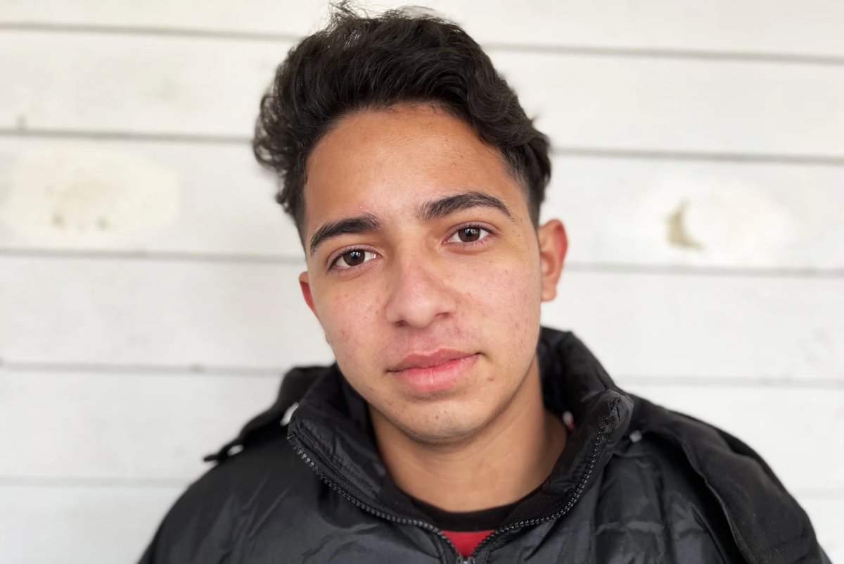 davenewworld_2's tweet photo. ICE had proof that a 16-year-old was a minor but they tore up his birth certificate and separated him from his parents for weeks to lock him up in detention centers where he spent 18 days in a solitary cell without sunlight or social interaction. https://t.co/bn1ZxoZCVN