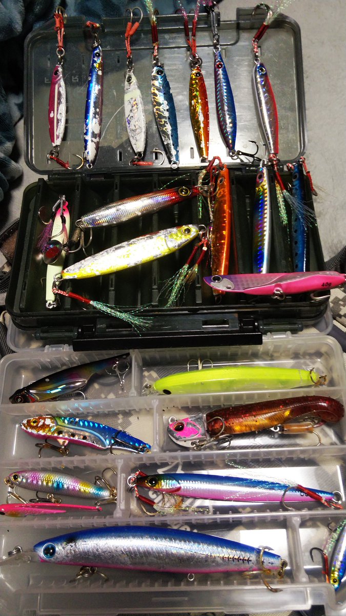 HokutoZ31's tweet photo. こうやってルアーコレクションしてたのすぃーって満足してる奴くっさwww

釣れなくてもたのすぃー(｡･ω･)y-ﾟﾟﾟ

 #釣り
 #ショアジギング
 #ライトショアジギング https://t.co/2gNN4tt535
