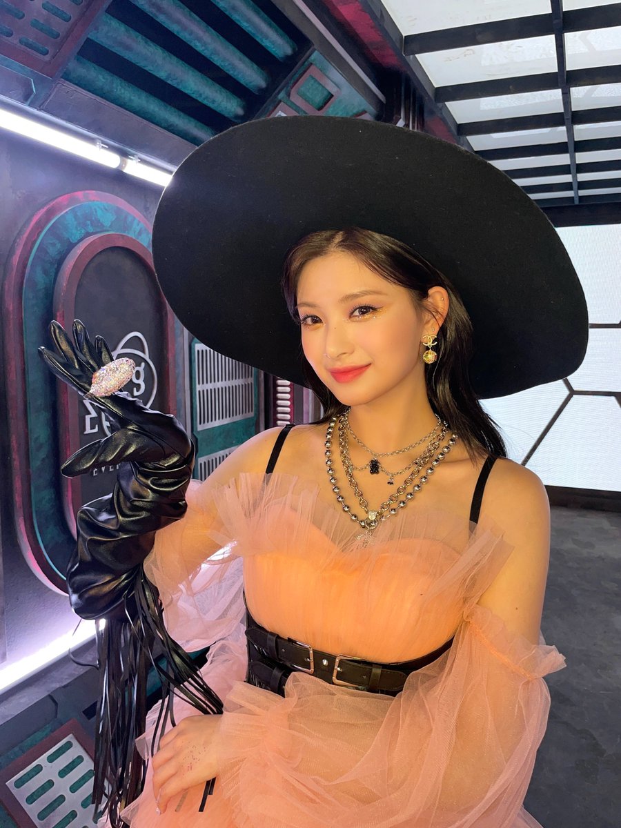 yiren pics tweet media