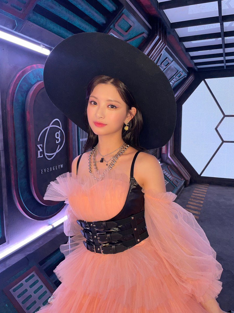 yiren pics tweet media