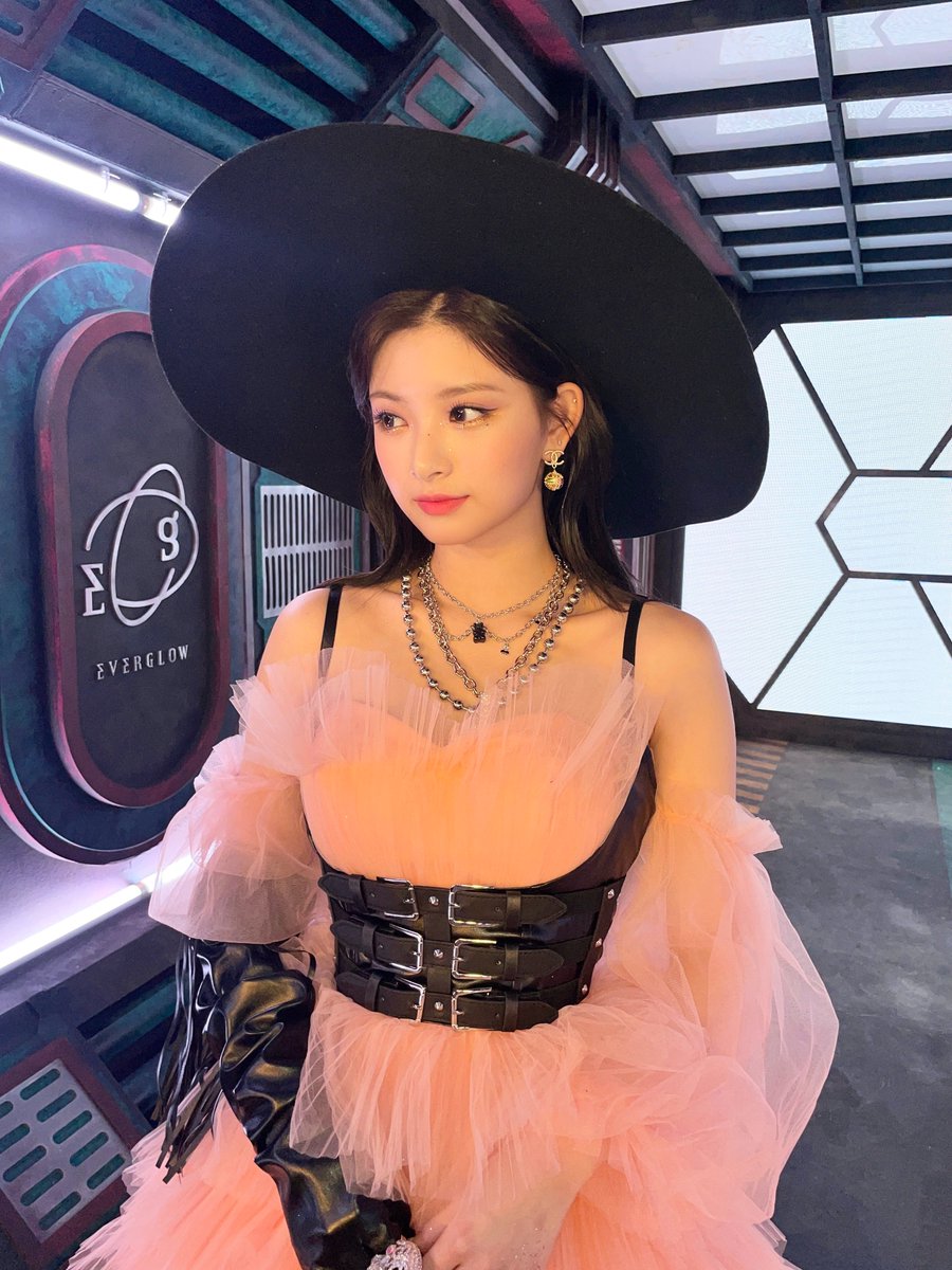 yiren pics tweet media