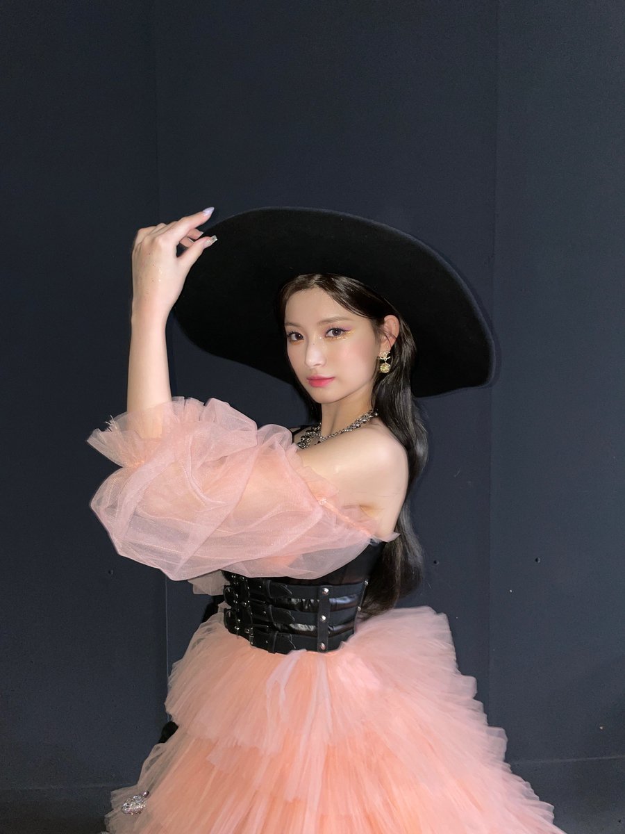 yiren pics tweet media