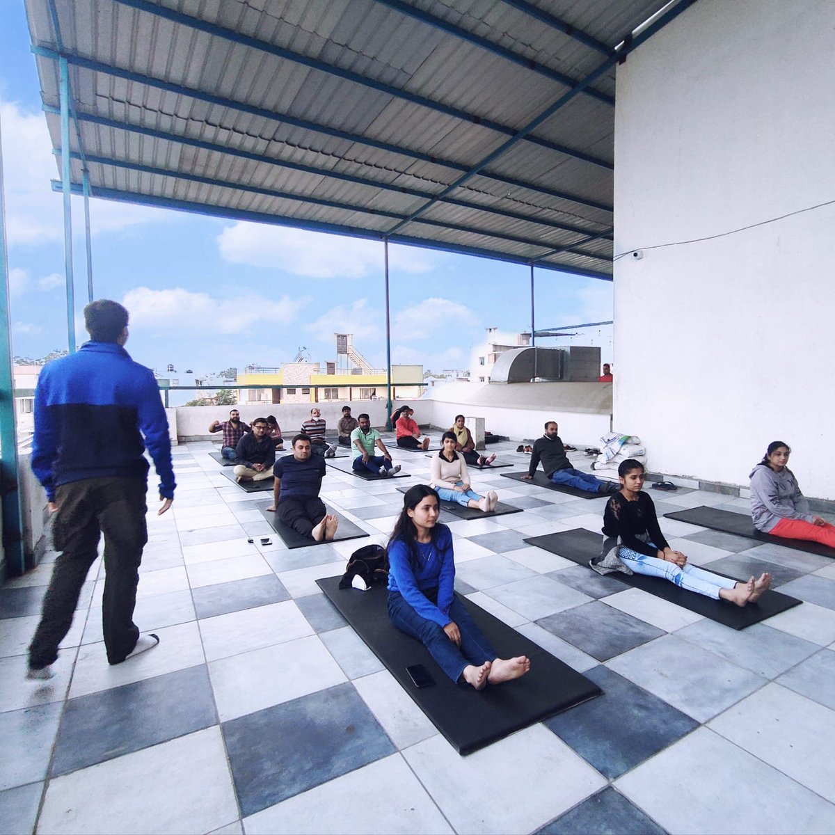 the_workjar's tweet photo. After a great session at #co-fit studios at Workjar, our minds felt a little more free and our bodies felt a little lighter.

#yoga makes everyone better!

For work, for health, for peace of mind...come and say "yes" to #yoga https://t.co/sNqKABZPhP