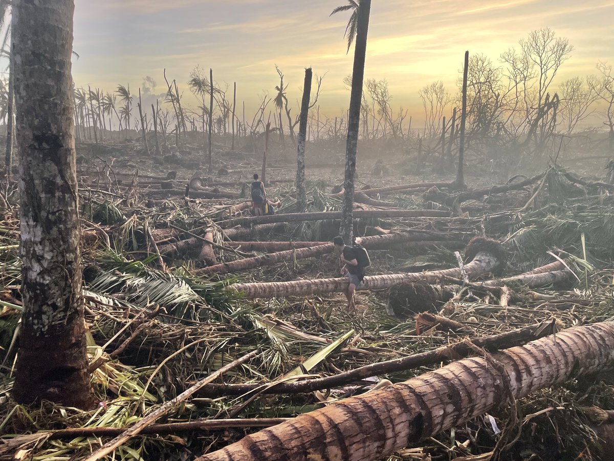 PhilippineStar's tweet photo. 'PLEASE KEEP PRAYING FOR THE PEOPLE OF SIARGAO'

Filipino director Pepe Diokno shared on Monday a series of photos showing some devastated towns in Siargao Island due to the onslaught of typhoon Odette. (Photos/Pepe Diokno) https://t.co/MzPyX3AN7E