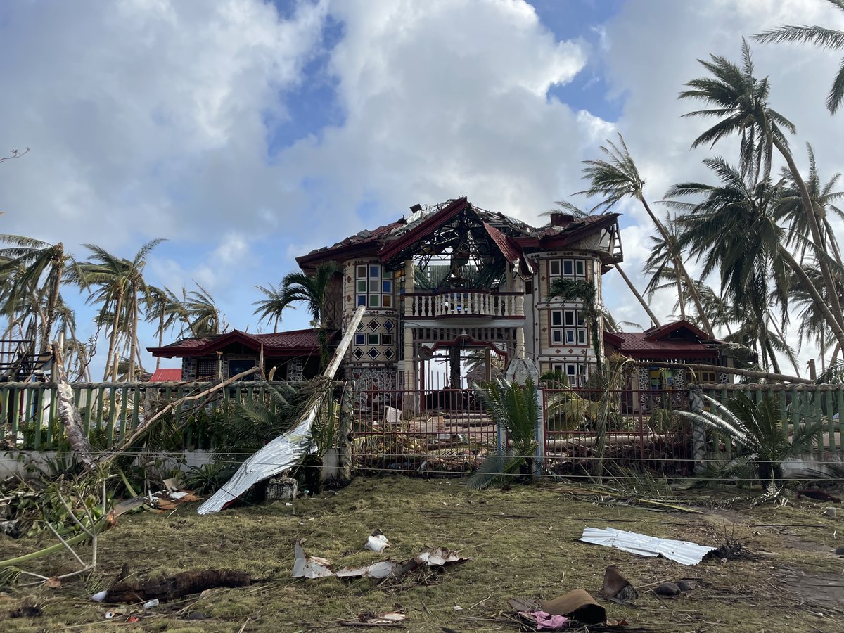 PhilippineStar's tweet photo. 'PLEASE KEEP PRAYING FOR THE PEOPLE OF SIARGAO'

Filipino director Pepe Diokno shared on Monday a series of photos showing some devastated towns in Siargao Island due to the onslaught of typhoon Odette. (Photos/Pepe Diokno) https://t.co/MzPyX3AN7E
