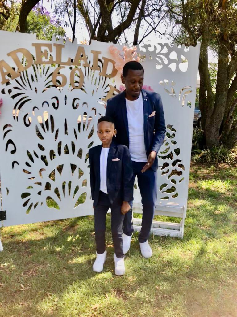 PhindiPhiri's tweet photo. Happy birthday to the most amazing co-pilot #parentedition @thabz_mim ! Even when the skies are gray you show up! Thanks and have a blessed one baba! May the Lord noMongalo shine a light on you always ๐ฅณโค๏ธ๐๐พ https://t.co/4BJQqTbXNZ