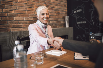 ConseilSyntec's tweet image. [RECRUTEMENT] #OperationCoupDePouce 1️⃣ Préparez-vous 2️⃣ Anticipez les questions 3️⃣ Honnête &amp;amp; humble 4️⃣ Préparez des questions… 10 conseils pour vous démarquer lors d’un entretien 💪 bit.ly/3pXvwRp