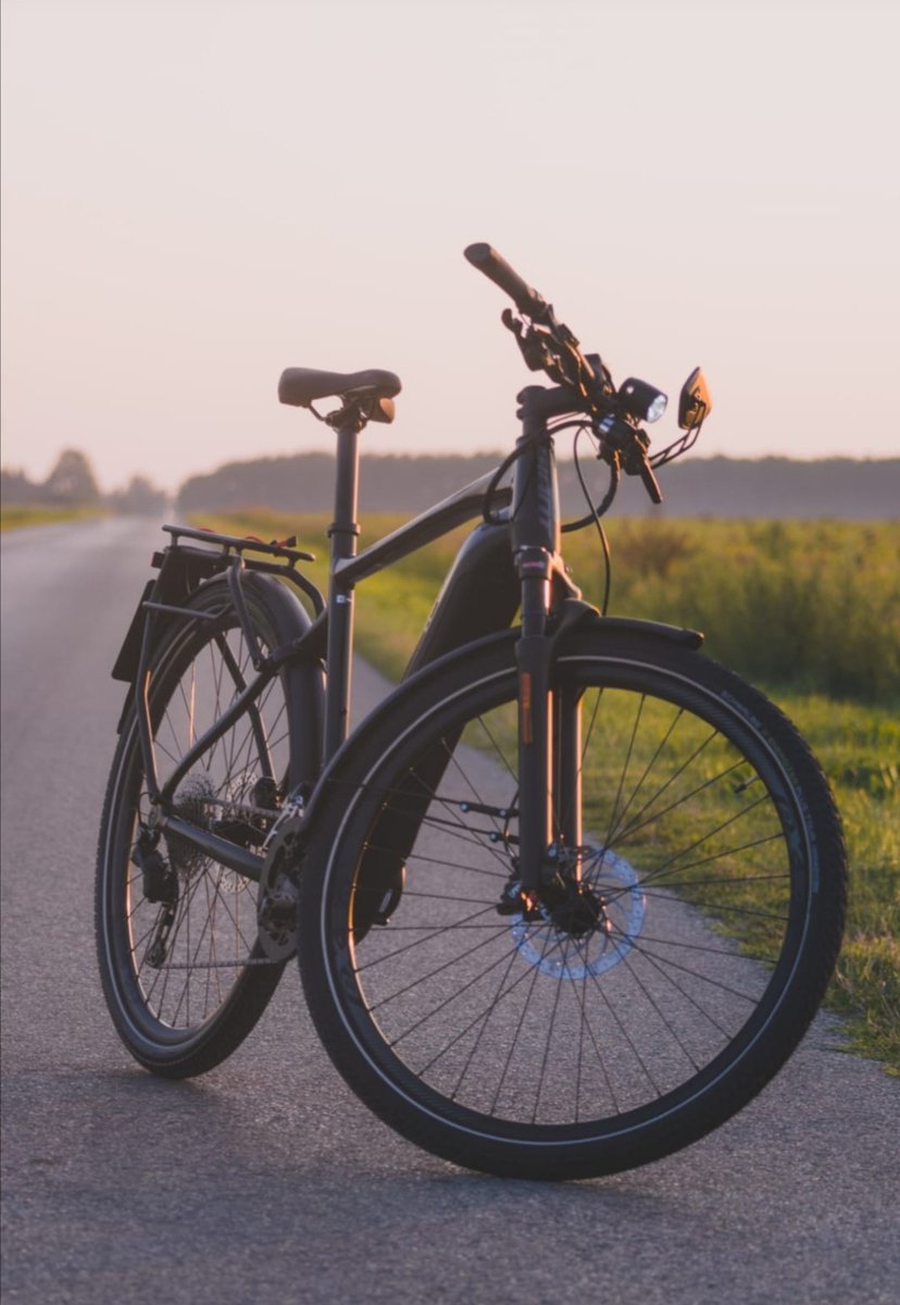 konjos's tweet photo. Noćas mi je u Labinu, stari grad, ukraden bicikl. Giant Explore model. U Hrvatskoj ih ima 4, pa ako igdje vidite nekog na ovom bajku, molim vas, javite mi.

Hvala za RT. https://t.co/P5ppmVKcWK