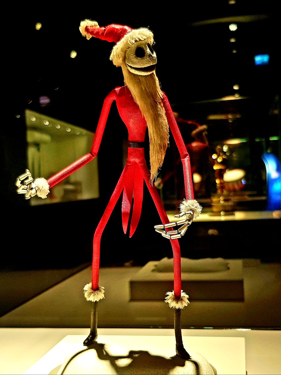 Festrezept 2021
Man nehme 12 Buchstaben: 3x ein E, 2x ein I, 1x ein O, dazu je einmal ein L, M, N, angereichert um 1x ein R und 2x ein T.
Und lasse sie in der Dezemberkühle ziehen. Bis sie sich neu anordnen. Zu: NOLITE TIMERE - Fürchtet euch nicht. Damit allen eine gute Zeit!