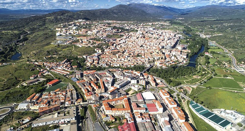 🙌🏽 Bien, bien y bien <a href="/unpaismagicoTVE/">Un País Mágico TVE</a> en la tarde de <a href="/la2_tve/">La 2</a> al rozar ayer el 3% de share y alcanzar los 369.000 espectadores de media.

⛪️ El programa superó los 1.3 millones de contactos. Ojo porque sube hasta el 5.2% de cuota en Extremadura!

#QueVivaLaTele #Audiencias