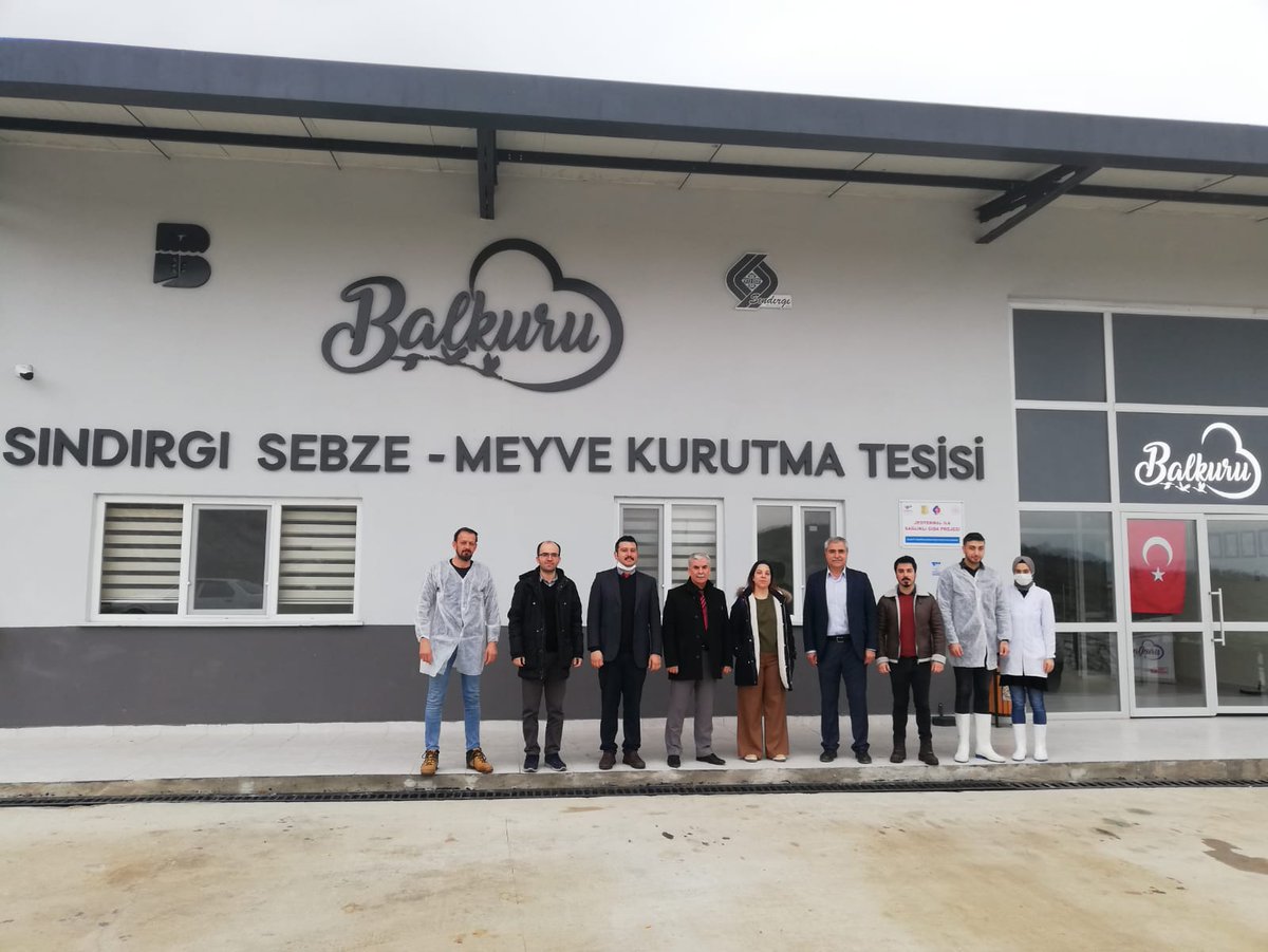 GMKAjansi's tweet photo. 📌@GMKAjansi Kırsal Ekonominin Geliştirilmesi Birimi uzmanları ve @TCSanayi Bakanlığı uzmanlarınca @balikesirbld'nin "Jeotermal İle Sağlıklı Gıda" #SOGEP projesi kapsamında yapılan #Balkuru #Sındırgı Meyve ve Sebze Kurutma Tesisi de ziyaret edildi. https://t.co/du8v2AYjfW