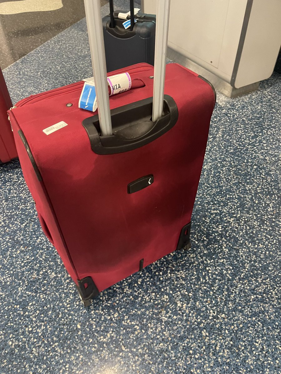 paulerland's tweet photo. @AmericanAir @NomeJodas1965 Hey @AmericanAir, I was on that SLC flight to MIA and not only did it take forever to get my bag, it was all wet smelling like vomit/rotten egg, didn’t have time to submit a claim because I was running late. Can’t stand the smell. https://t.co/pE8EExnlrY