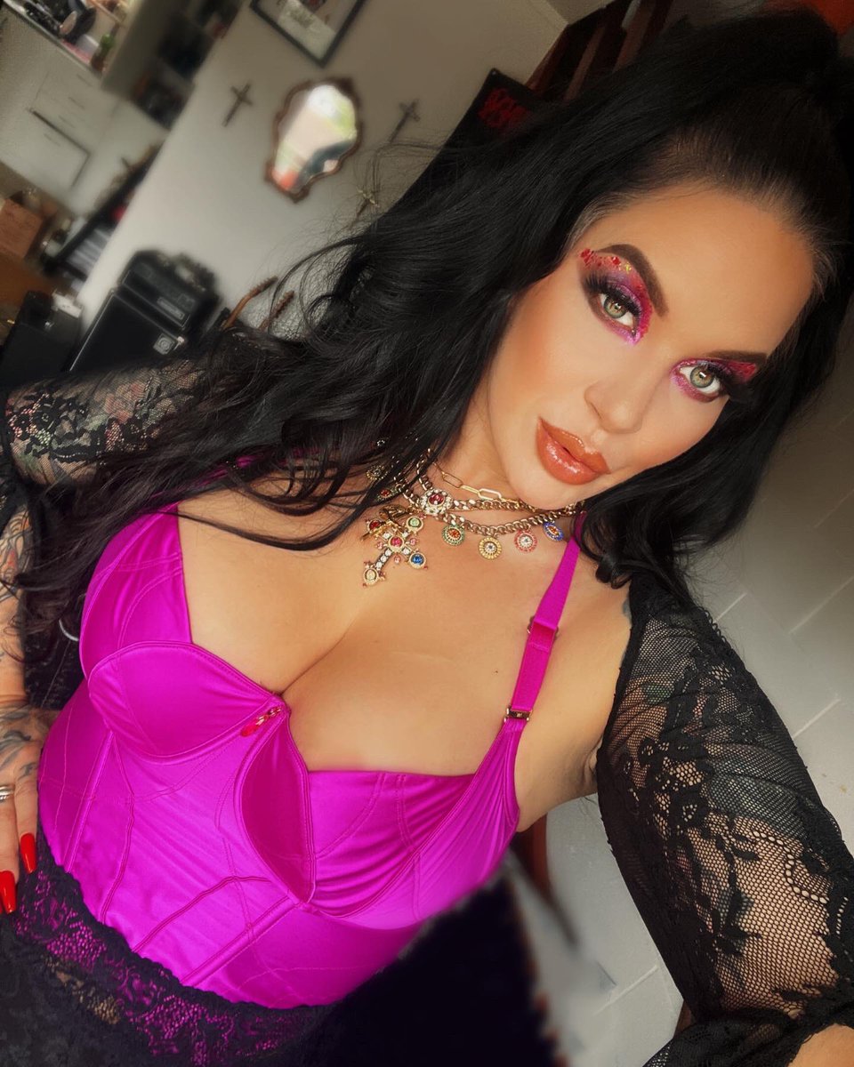 My look for the @NZFringe opening on Thurs night! We announced something v exciting coming to Fringe(hint, someone’s written a show)