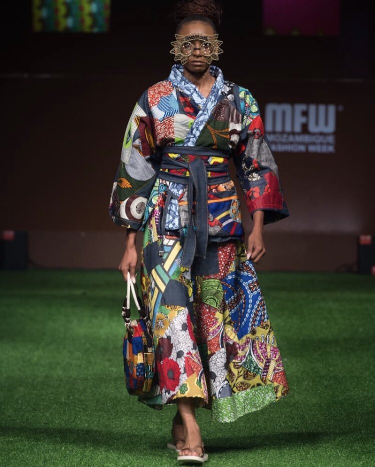 Chibaia's tweet photo. Capulana and Denim Patchwork Kimono from the Chibaia Fashion Show at @mozambiquefashionweek
Model: @shelsia__fumo
Outfit: @chibaia_clothing https://t.co/WogXW81Vpm