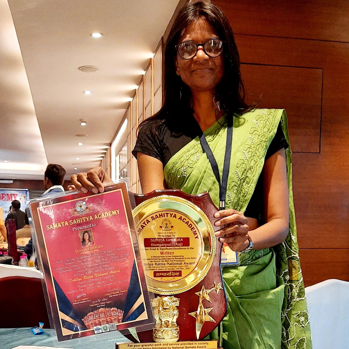 Dr Sunita Ghogra BhilЁЯП╣ЁЯП╣ (@drsunitaghogra) on Twitter photo "рдорддрд╛рдИ" рдирд╛рдордХ рдЖрджрд┐рд╡рд╛рд╕реА рдЙрдкрдиреНрдпрд╛рд╕ рд▓реЗрдЦрди рдХреЗ рд▓рд┐рдП рд░рд╛рд╖реНрдЯреНрд░реАрдп рд╕рд╛рд╣рд┐рддреНрдп рд░рддреНрди рдкреБрд░рд╕реНрдХрд╛рд░ рдорд┐рд▓рд╛ ...рдореИ рдЕрдкрдиреЗ рд▓реЗрдЦрди рдХреЗ рдорд╛рдзреНрдпрдо рд╕реЗ рдХреЛрд╢рд┐рд╢ рдХрд░реВрдБрдЧреА рдХреА рд▓реЛрдЧ рдЖрджрд┐рд╡рд╛рд╕реА рд╕рдВрд╕реНрдХреГрддрд┐ рдХреЛ рд╕рдордЭреЗрдВ ,рдЙрд╕реЗ рд╕рдореНрдорд╛рди рджреЗрдВ ...рдзрдиреНрдпрд╡рд╛рдж рдЬреЛрд╣рд╛рд░ЁЯЩПЁЯШК<a href="/sahity/">manju</a> "рдорддрд╛рдИ" рдирд╛рдордХ рдЖрджрд┐рд╡рд╛рд╕реА рдЙрдкрдиреНрдпрд╛рд╕ рд▓реЗрдЦрди рдХреЗ рд▓рд┐рдП рд░рд╛рд╖реНрдЯреНрд░реАрдп рд╕рд╛рд╣рд┐рддреНрдп рд░рддреНрди рдкреБрд░рд╕реНрдХрд╛рд░ рдорд┐рд▓рд╛ ...рдореИ рдЕрдкрдиреЗ рд▓реЗрдЦрди рдХреЗ рдорд╛рдзреНрдпрдо рд╕реЗ рдХреЛрд╢рд┐рд╢ рдХрд░реВрдБрдЧреА рдХреА рд▓реЛрдЧ рдЖрджрд┐рд╡рд╛рд╕реА рд╕рдВрд╕реНрдХреГрддрд┐ рдХреЛ рд╕рдордЭреЗрдВ ,рдЙрд╕реЗ рд╕рдореНрдорд╛рди рджреЗрдВ ...рдзрдиреНрдпрд╡рд╛рдж рдЬреЛрд╣рд╛рд░ЁЯЩПЁЯШК<a href="/sahity/">manju</a>