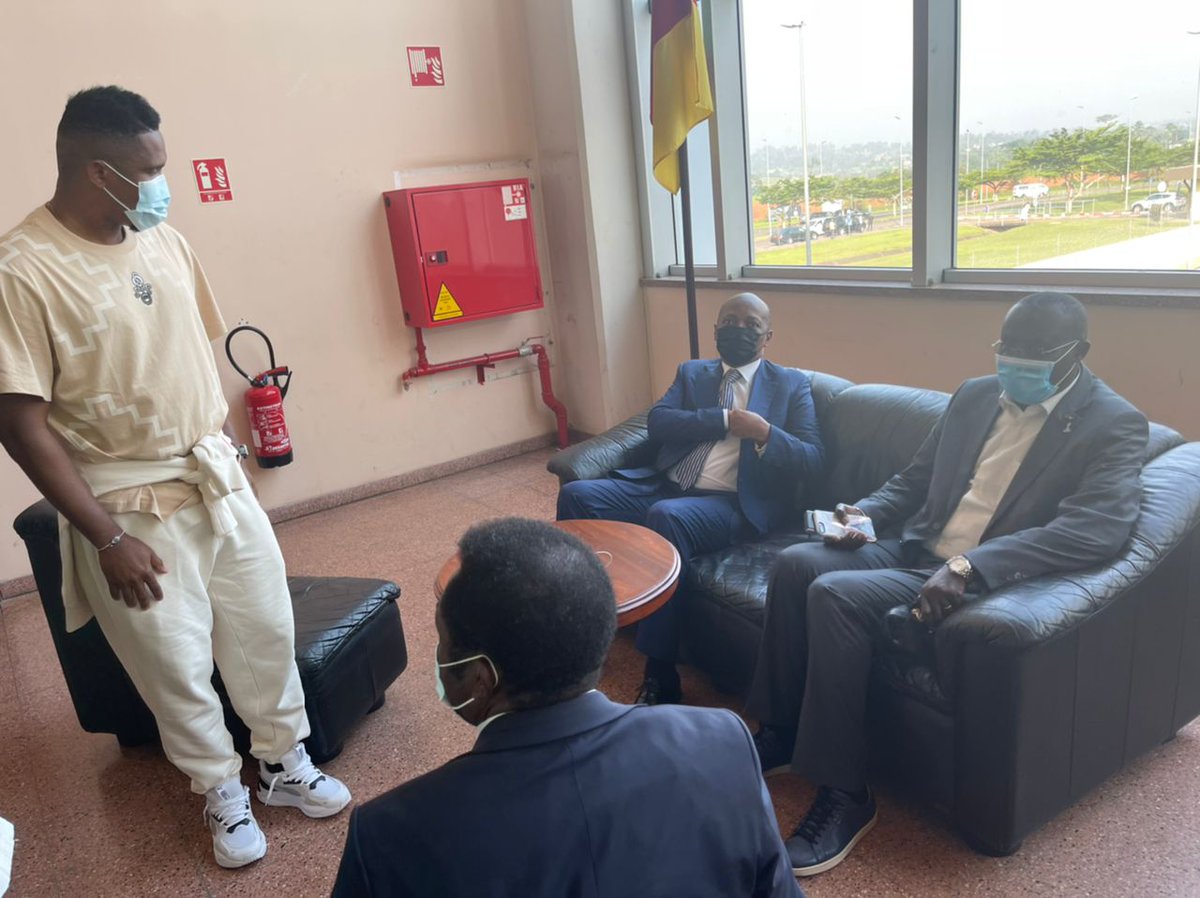 GaelArsene's tweet photo. Le Président de la CAF Patrice MOTSEPE, est au Cameroun depuis ce matin pour s'assurer de la bonne préparation de la CAN TOTAL ENERGIES CAMEROUN 2021 prévue en janvier 2022. Au programme, une rencontre avec les nouveaux dirigeants de la Fecafoot, et une visite du complexe Olembe. https://t.co/KSO7U6Wueq