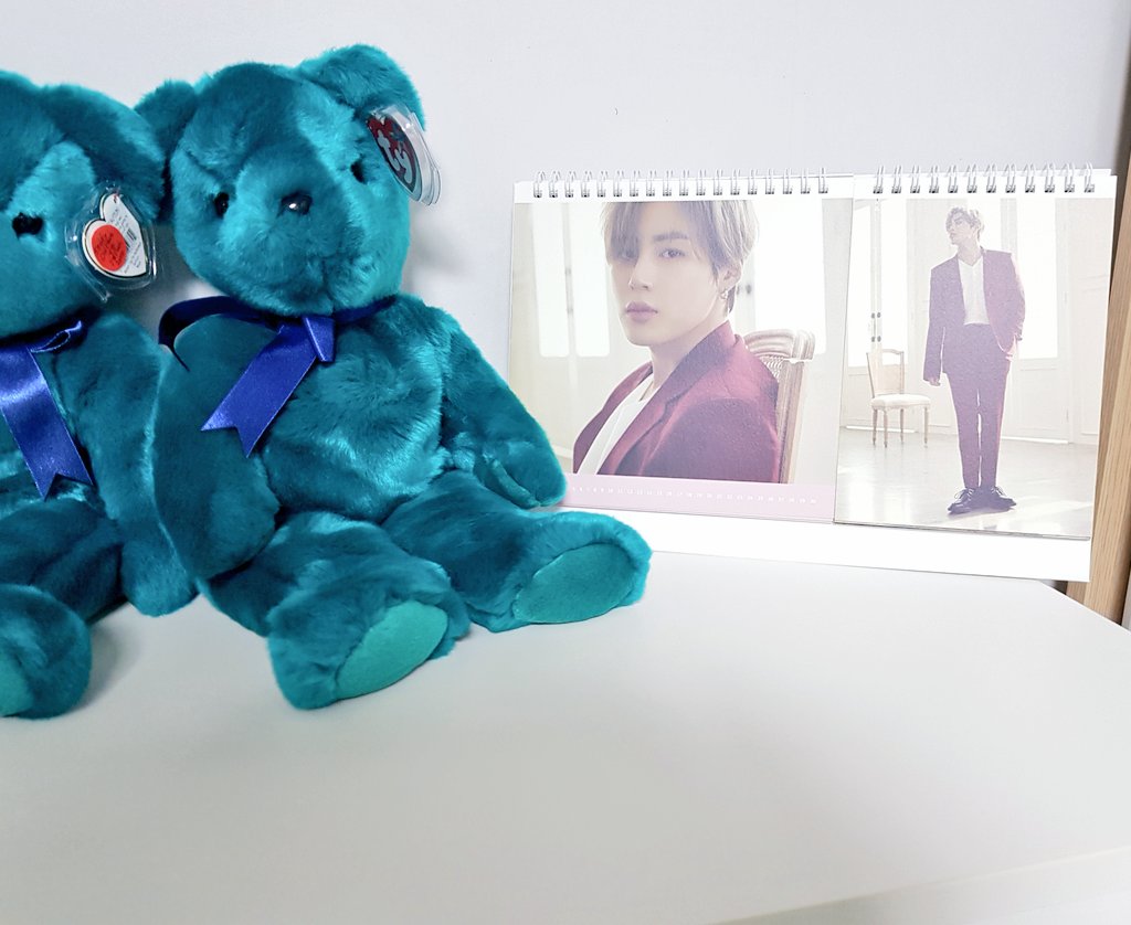 우리집 테디가 뱅기타고 온지도 두달쯤 되어가는데 첨으로 사진올리는 듯한 핳

#ty베어 #테디베어 #테디클래식