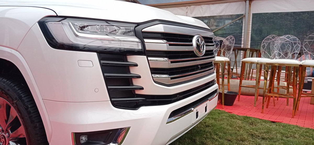 JaMtoka's tweet image. The 3500cc V6 Twin-Turbopetrol in the #LC300 produces 409bhp and 650Nm of torque, 10-speed AT and AWD are standard. Order yours today from @Toyota_Kenya at KSh21.9 million. #NamesHavePower #ToyotaKenyaExperience