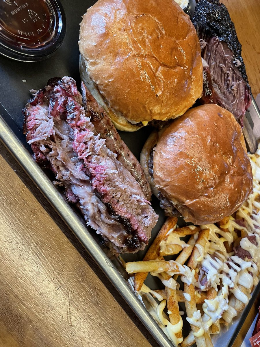 Rateit_ksa's tweet photo. زيارة
 Chefs_sa 
 تجربة ممتازة 🤩 و جميلة جدًا 🍖

١- جودة الآكل 3/4
٢- الأسعار 2.5/4
٣- وقت وسرعة الخدمة 3.5/4
٤- نظافة المكان 3/4
٥- الموقع والاجواء 3/4

عندهم جلسات داخليه فقط

📍موقع المحل 
الرياض، حي المحمدية، طريق الأمير تركي الأول https://t.co/OHe3HIy3Dj