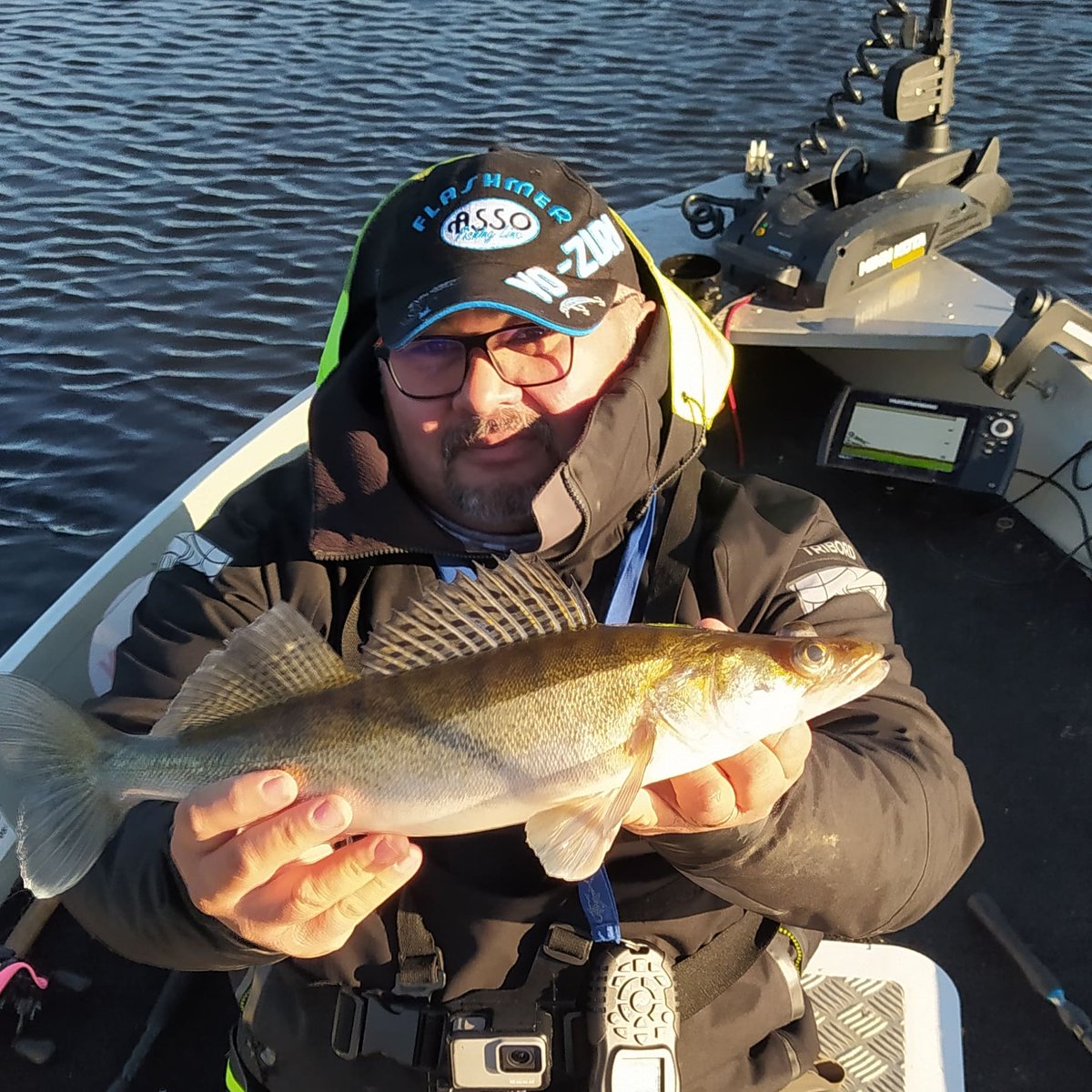 Fredbonnet35's tweet photo. Petit sandre de Guerlédan pris en verticale dans 9 mètres 😉 #flashmer_freshwater #guerledan #zandertime #Lurattak https://t.co/D0P4KiLFSM