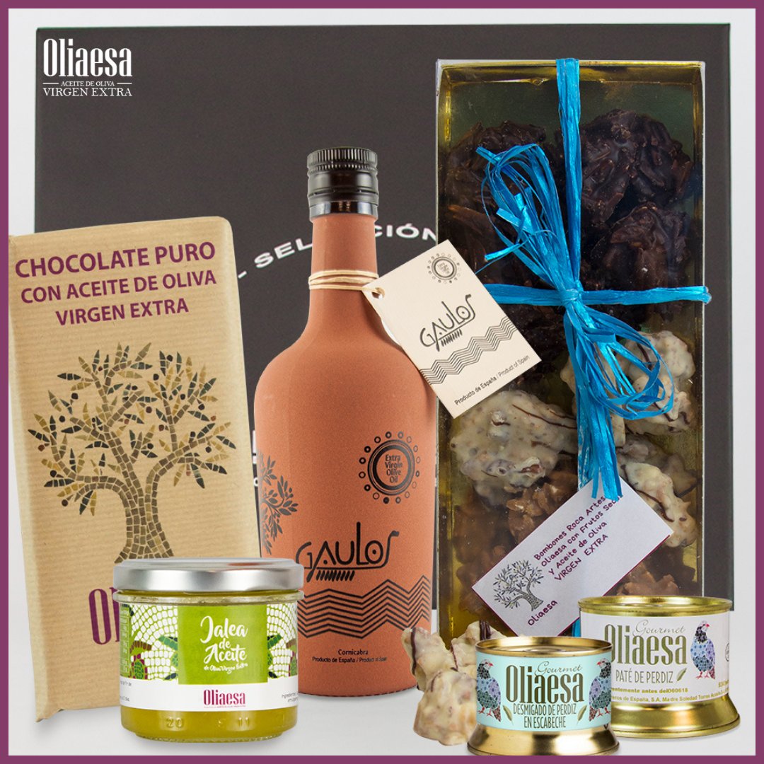 oliaesa's tweet photo. ¿Necesitas ayuda con los #RegalosDeNavidad? 😏 Con el #PackGourmet de #Oliaesa serás el rey 😎

¿A qué esperas para triunfar? 🎁 https://t.co/VR20UfKPGq

#ArtesanosDelAOVE #ElFavoritoDeTuMesa #AOVE #OliaesaEsCalidad #Jaén https://t.co/YW3KhUUbwV