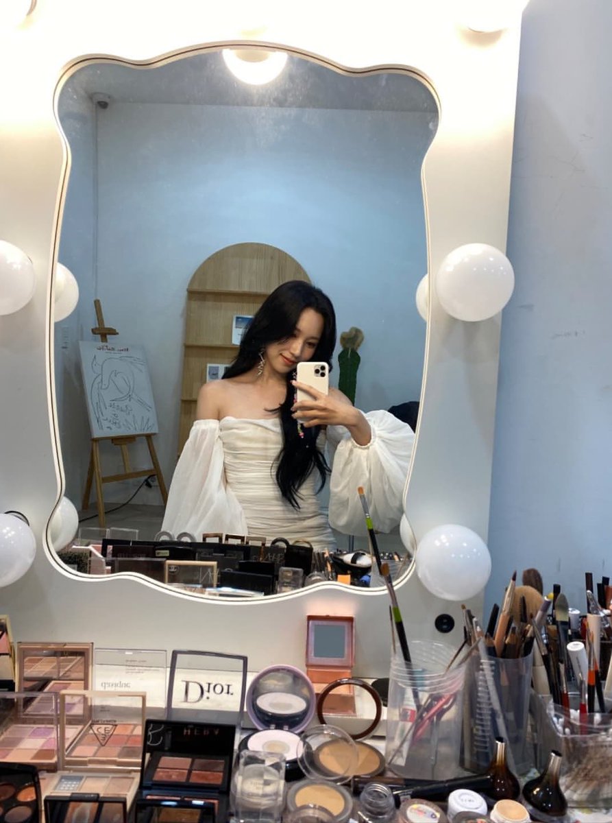 Twice 和訳 Information V Twitter 2112 ミナ Instagram 更新 Melody Project Siaのsnowmanをカバーしました 沢山聞いて下さいね ㅎㅎ チェン チェヨン が撮ってくれた写真も一緒に Twice 트와이스 Jypetwice 미나 Mina T Co