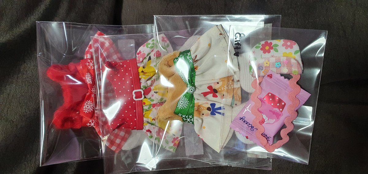 ได้รับชุดของลูกสาวเรียบร้อยงับ ชุดน่ารักมากก ไม่ผิดหวังเลยร้านนี้ สั่งเถอะ 😘😘😘

#ReviewHoleshop