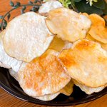 揚げずに作れちゃう？!電子レンジで作ることが出来る、簡単お手軽な「ポテトチップス」のレシピ!